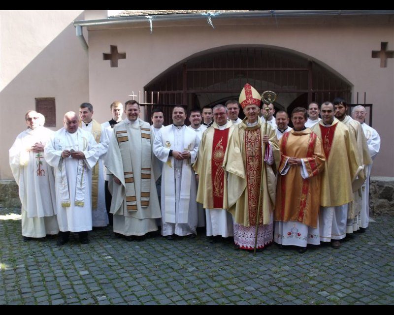 Bishop Antal Majnek ordained a married Deacon