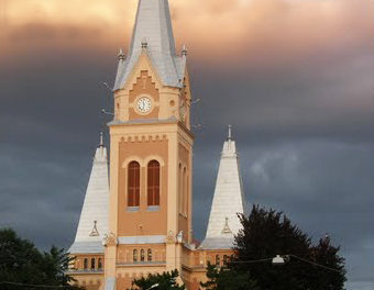 Reconsécration de la cathédrale de Saint Martin à Mukachevo