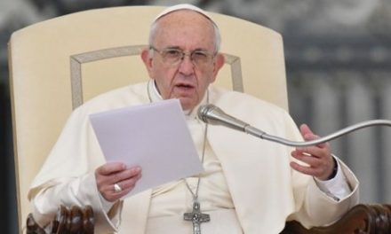 Папа засудив теракти в Могадішо