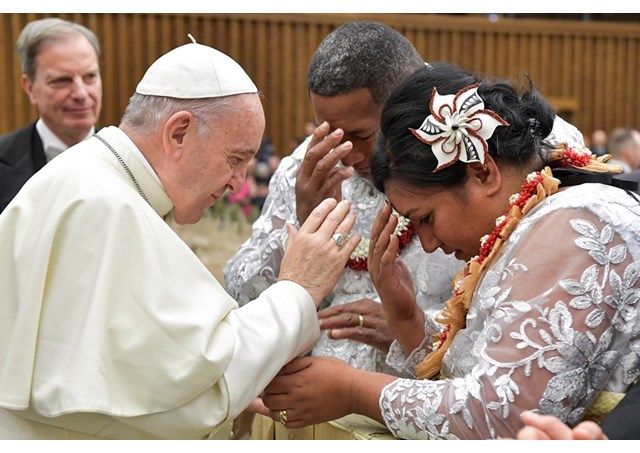 Папа Франциск про сім’ю: не абстрактний ідеал, а життєва дійсність