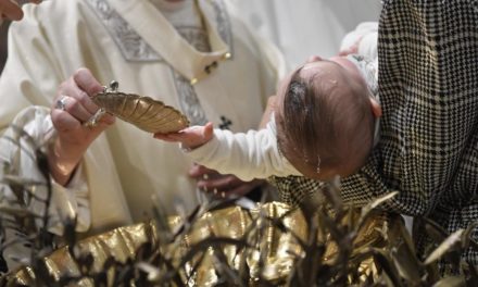 Папа: Хрищення дитини – це акт справедливості щодо неї