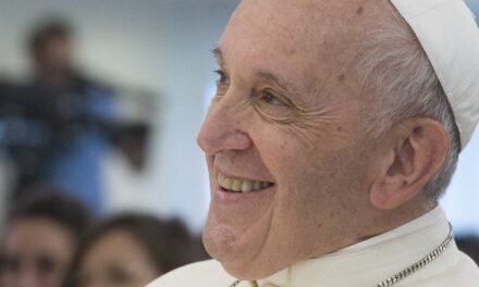 Папі Францискові 84 роки. Від нього – подарунок дітям Венесуели