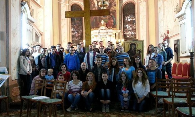 Az Ifjúsági Világtalálkozó (IVT) keresztje és ikonja Ungváron