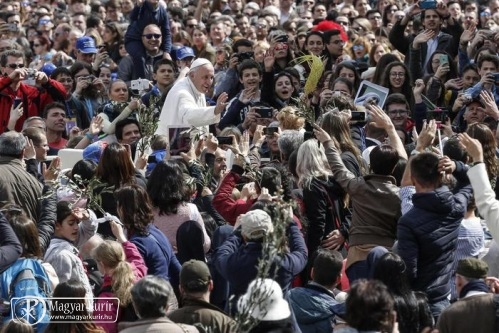 Ferenc pápa üzenete a XXXI. ifjúsági világnapra