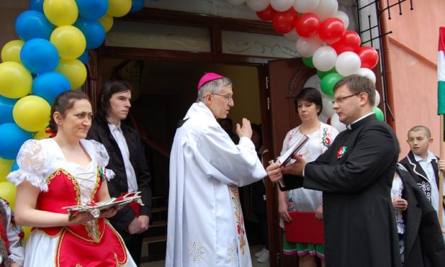 Átadták a Rahói Magyar Házat