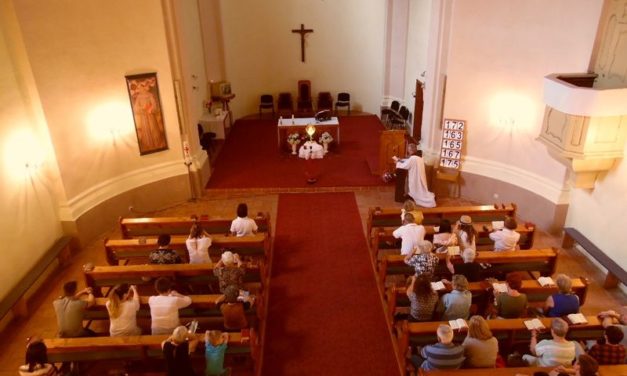 Világméretű szentségimádáshoz csatlakoztunk