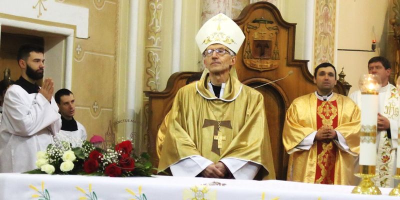 „Hálánk legyen túlcsorduló!” Hálaadó szentmise Majnek Antal püspökért