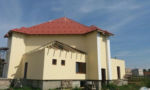 TEMPLOMÉPÍTÉS PALÁGYKOMORÓCON