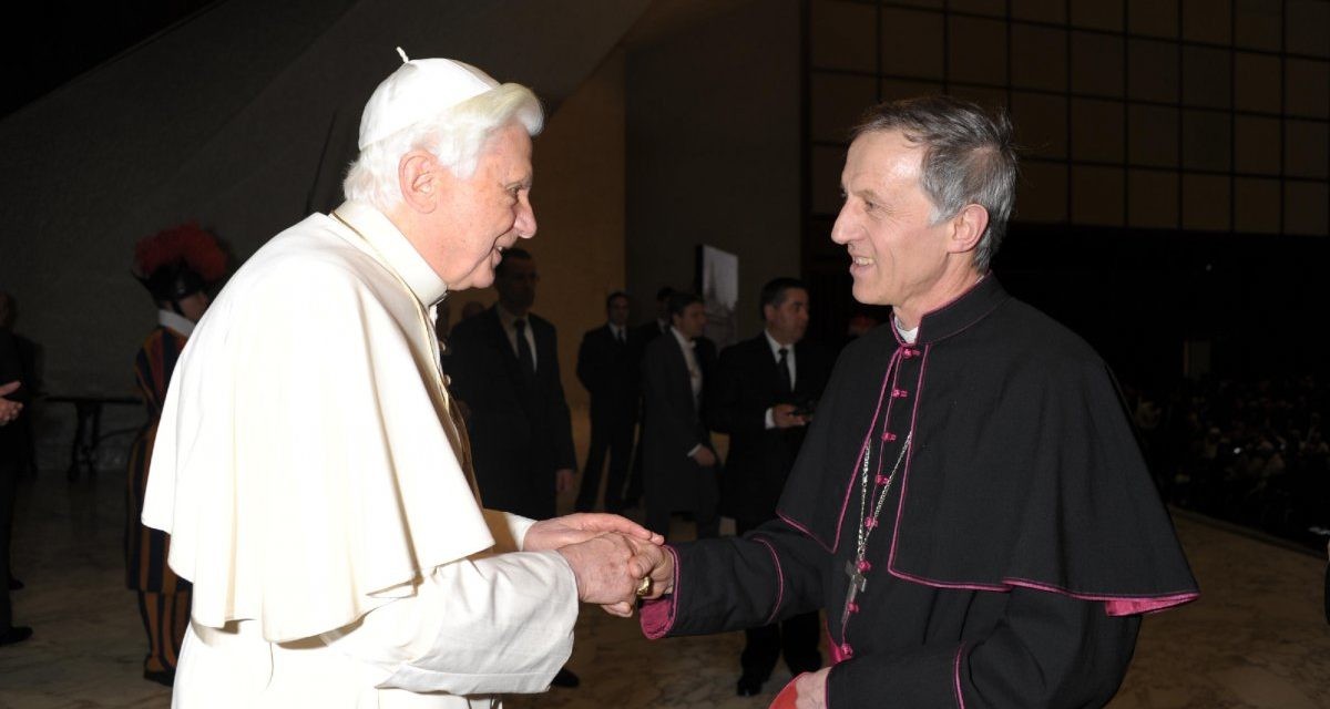 17 perc Benedek pápával – Majnek Antal püspök visszaemlékezése