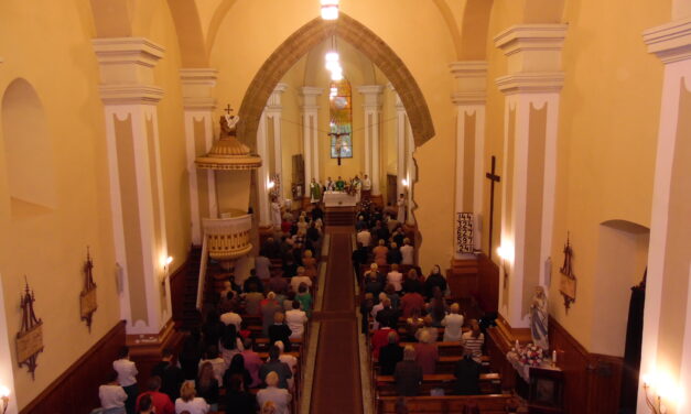 „Ne féljetek a jövőtől! Bízzatok bennem!” – püspöki látogatás a ferences misszió plébániáin