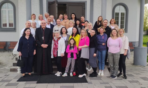 „Hogy életük legyen”- Katolikus életvédő képzés Kárpátalján egész Ukrajna számára
