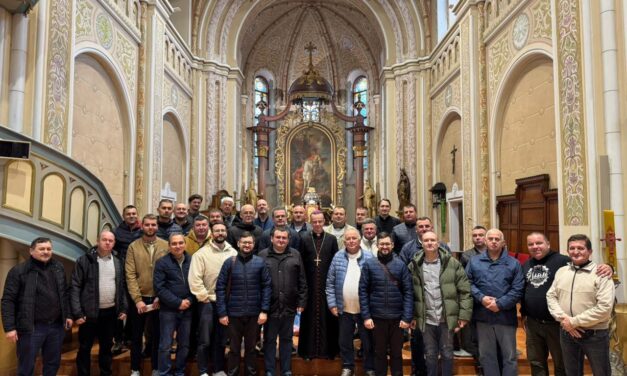 „A remény zarándokai” – Férfiak jubileumi zarándoklata Munkácson