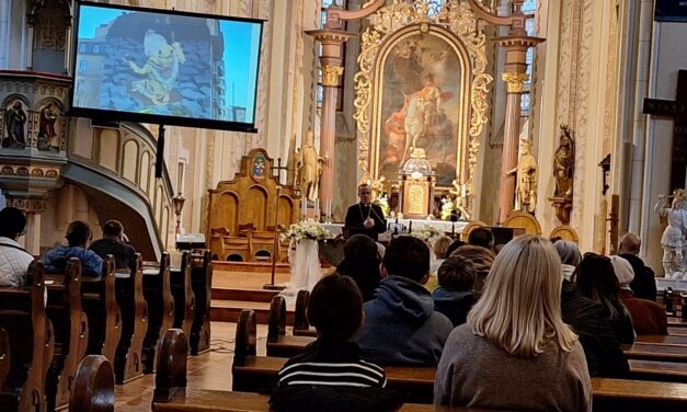 LUCSOK PÉTER MIKLÓS OP MEGYÉSPÜSPÖK  TALÁLKOZÓJA A HÍVEKKEL