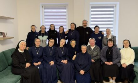 Bibliai kurzus a Munkácsi Római Katolikus Egyházmegye szerzetesnővérei számára