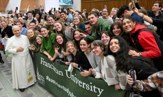 Mindent meg kell tenni a fegyverkezési hajsza megakadályozására – figyelmeztet a pápa