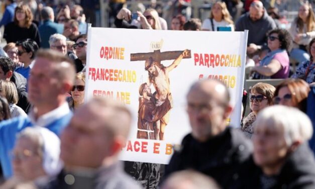 A béke nem halasztható el! Hallgassanak el a fegyverek Ukrajnában! – Leó pápa felhívásai