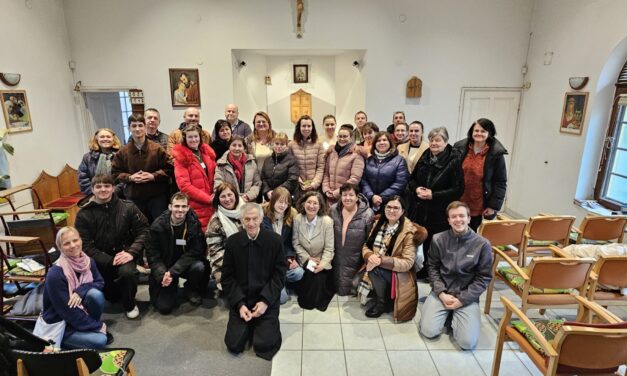 „Nem mi mentünk haza, az otthon jött ide!”<br>Kárpátaljai katolikusok hétvégéje Budapesten