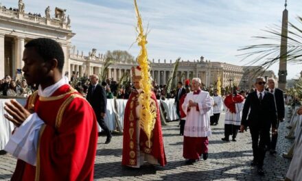 Leó pápa homíliája – Krisztus, a Béke Királya kiáltja a keresztről: Tegyétek le a fegyvereket!