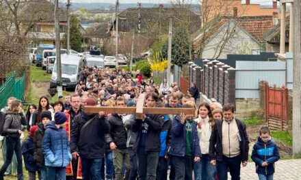 Jubileumi virágvasárnapi keresztút a békéért Korláthelmecen