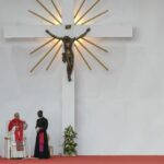 Leó pápa Regina Coeli imája: Hallgassanak el a fegyverek, szülessen béke, Húsvét gyümölcse!