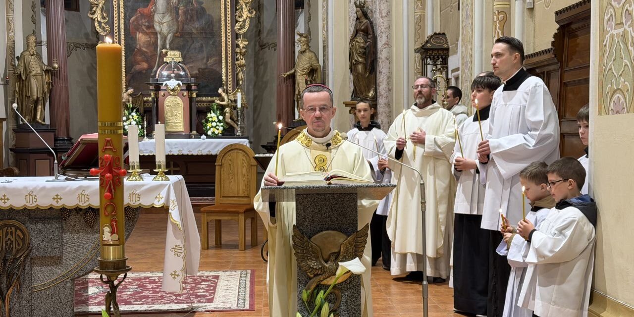 Húsvéti vigília a Tours-i Szent Márton-székesegyházban