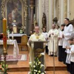 Húsvéti vigília a Tours-i Szent Márton-székesegyházban