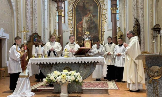 Urunk mennybemenetele – Krisztus dicsőségének és reményünknek ünnepe