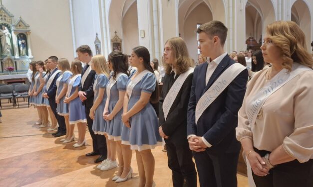 Ballagási ünnepség a Munkácsi Szent István Líceumban