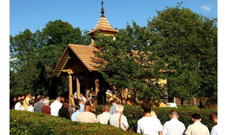 Lucsok Miklós püspök az ungvári skanzenben: Büszkék lehetünk arra, hogy megmentünk egy templomot