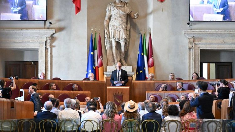 Nobel-díjasok aláírták a Római Nyilatkozatot a nukleáris fegyverekről és a mesterséges intelligenciáról