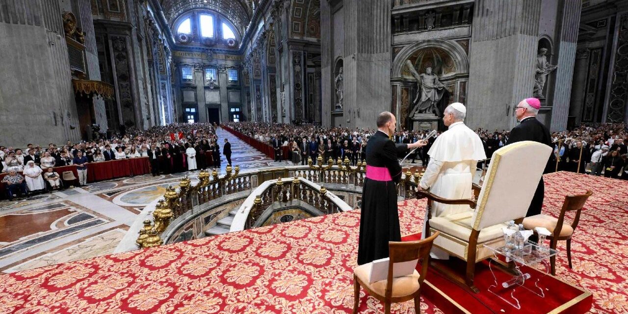 Leó pápa katekézise a liturgikus évről: Központjában a heti és az évi Húsvét megünneplése áll