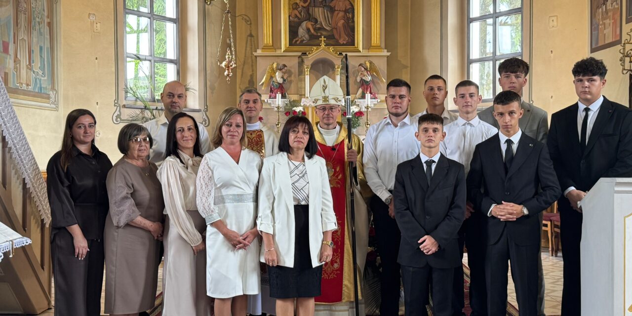 Bérmálás a viski Szent Miklós-templomban