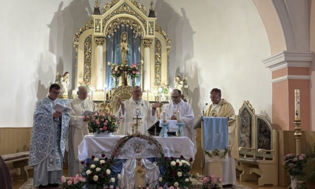 Szűz Mária Szent Neve – Templombúcsú Váralján