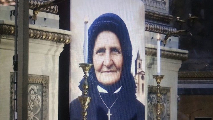 Leó pápa felhívásai és köszöntései az Úrangyala elimádkozása után