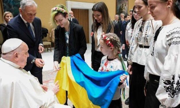 Zosnulý Svätý Otec František a Ukrajina: Hlas solidarity a konkrétnej pomoci
