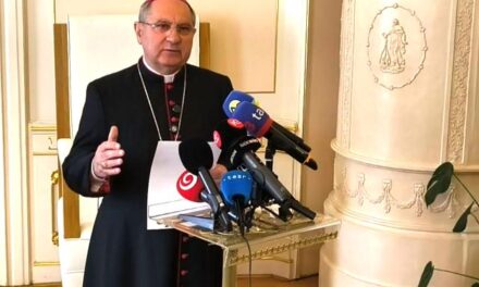 Predseda KBS Bernard Bober k výročiu vojny: Modlitba, súcit a materiálna pomoc ako konkrétne prejavy lásky