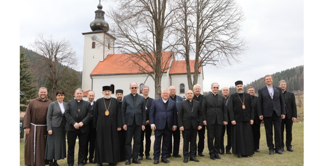 Biskupi Slovenska pozývajú 20. marca zjednotiť sa v modlitbe a pôste za pokoj vo svete