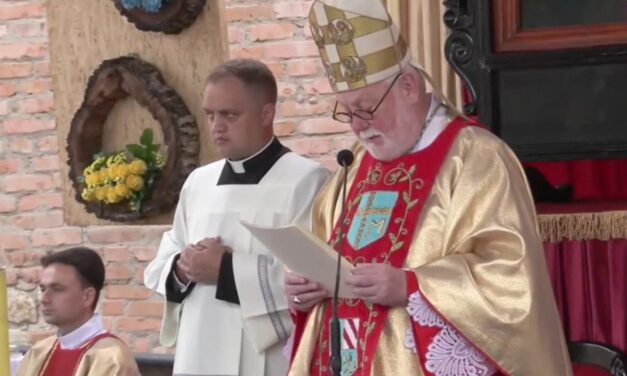 Mons. Gallagher v Berdyčive: Nijaká vojna nemôže zmenšiť našu dôstojnosť Božích detí