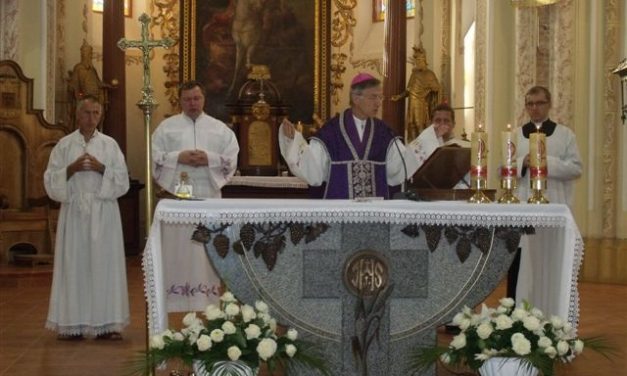 Заупокійна меса у Мукачеві за загиблих в авіакатастрофі