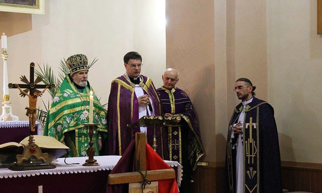 Екуменічна молитва у Рахові