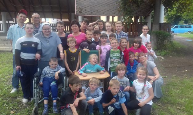 ІСУС Є ЛІКАРЕМ, ЯКИЙ ЛІКУЄ ЛІКАМИ ЛЮБОВІ