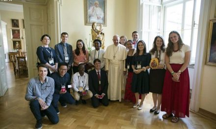 Лист Папи Франциска до молоді світу з нагоди наступного Синоду Єпископів
