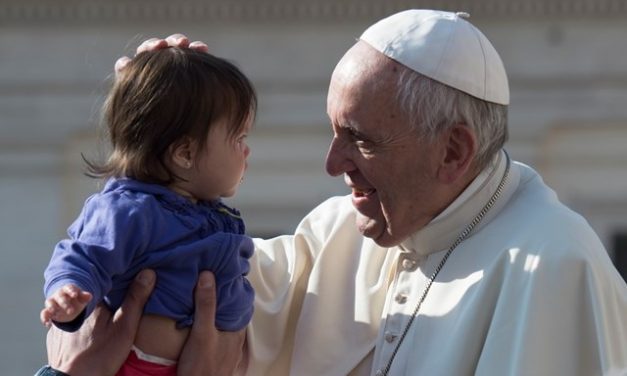Твіт Папи Франциска: Безмежна Божа любов перемогла безодню зла