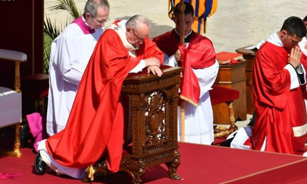 Твіт Папи Франциска: Просімо про благодать кращого розуміння таємниці Його жертви