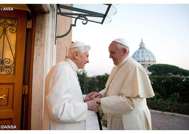 Папі-емеритові Бенедиктові XVI виповнилося 90 років