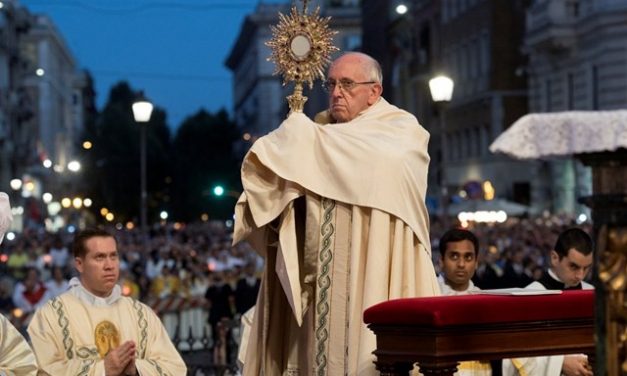Папа: Хто приступає до Євхаристії, не може не будувати єдність