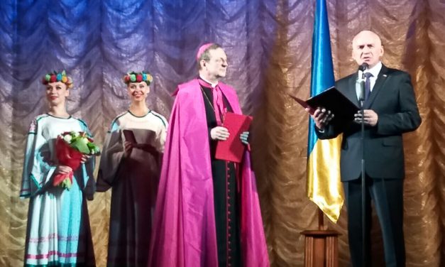 Архієпископу Клаудіо Гуджеротті вручили орден Франциска Скорини