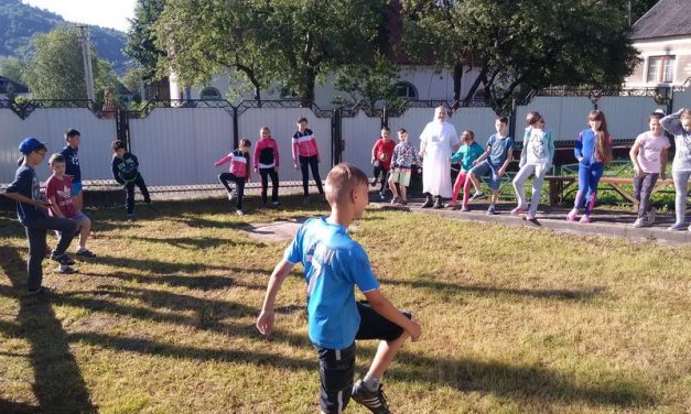 У таборі з Фатимською Дівою Марією