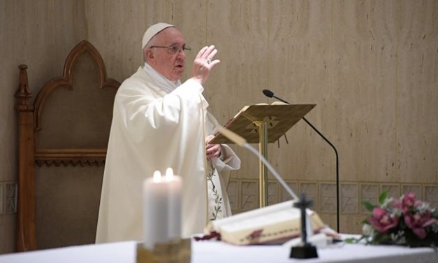 Папа: Ісус є переможцем, але переможцем на хресті