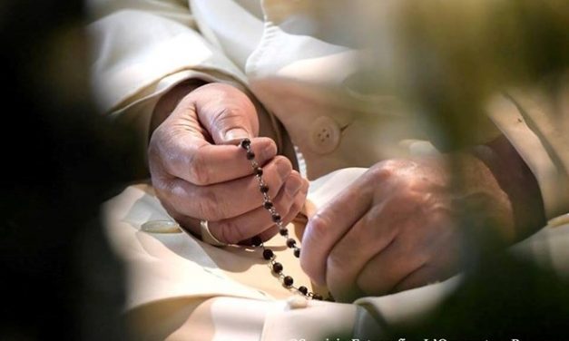 Папа закликав молитись на вервиці за мир та дбати про захист від стихійних лих